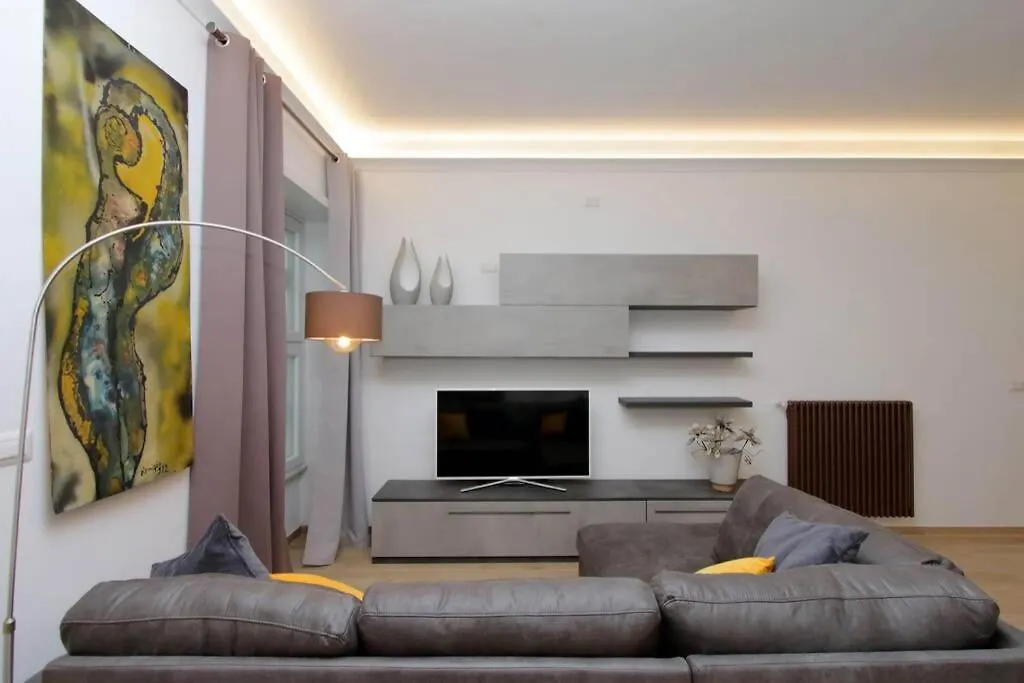 Aventino Contemporary Apartment Rome 0*,  Italy