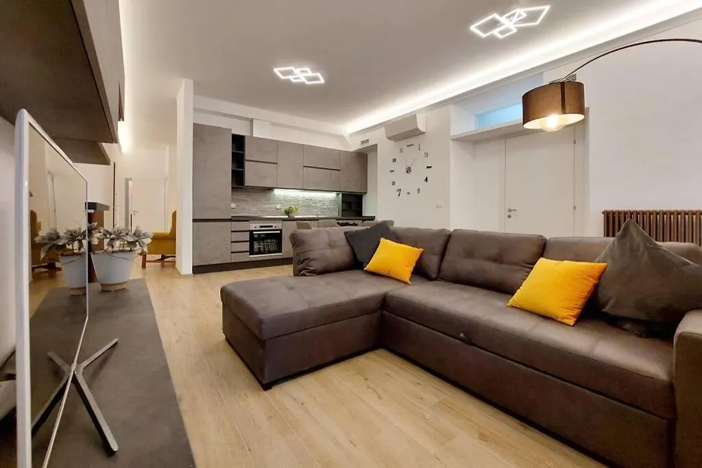 Aventino Contemporary Apartment Rome