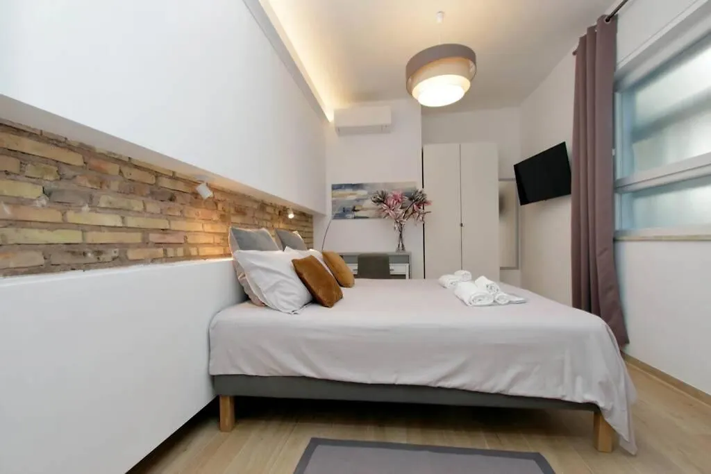 Aventino Contemporary Apartment Rome