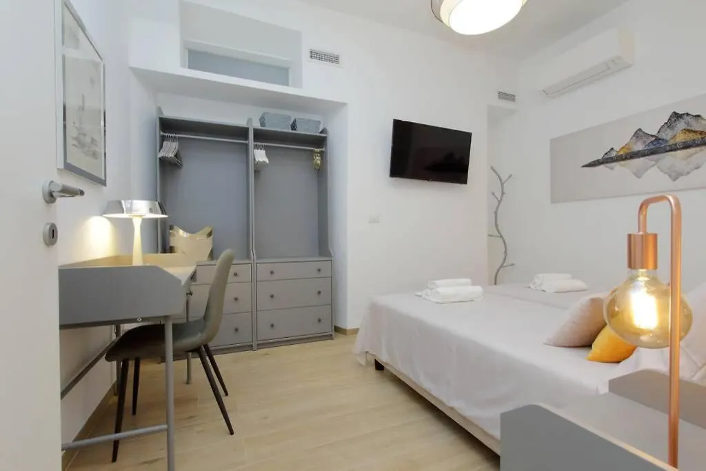 Aventino Contemporary Apartment Rome 0*,